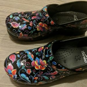 Brand New dansko. Size 39